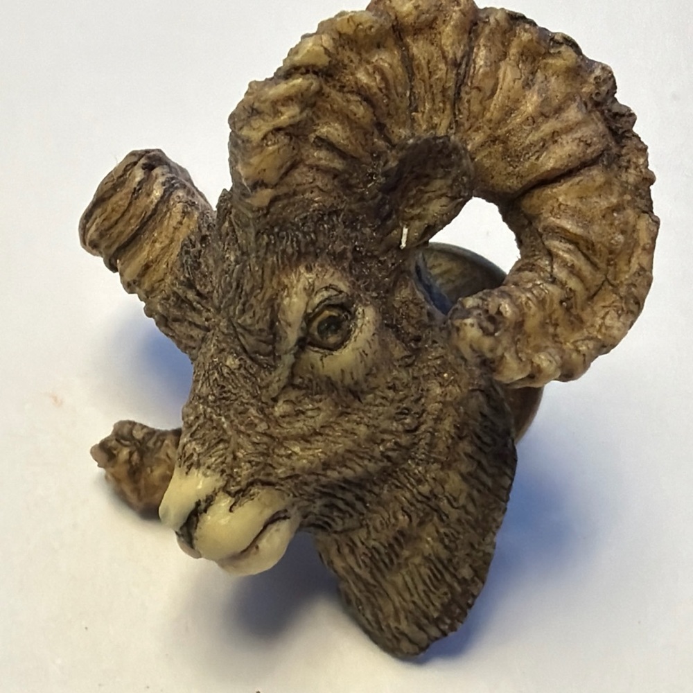 VINTAGE ALASKA Bone Carved Ram  Tie PIN TACK SIGNED B.B.    C